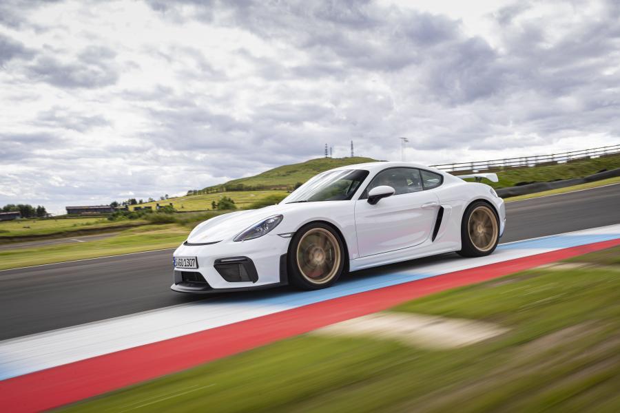  Porsche 718 Cayman GT4 (982C) 2019 года  (WW) (фото 37 из 190)
